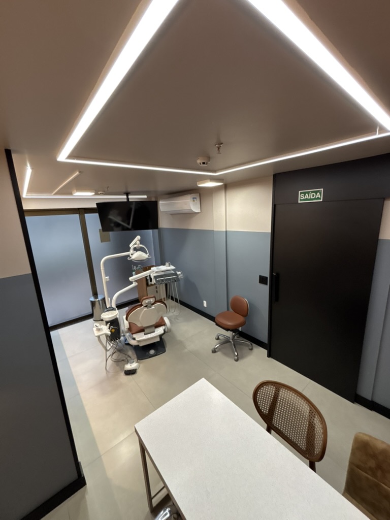 0102D0AE-2665-42B9-9865-4C3EC68E2F97_1_105_c