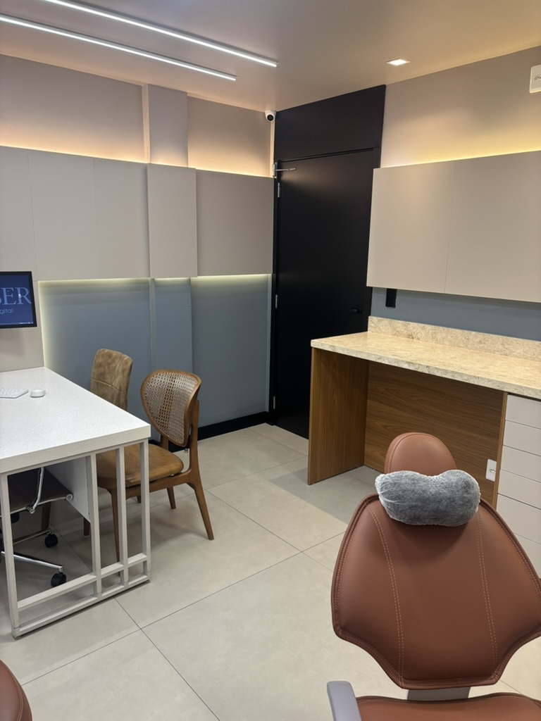 03A59D3F-45B8-4A21-85C1-BD75A188ED00_1_105_c