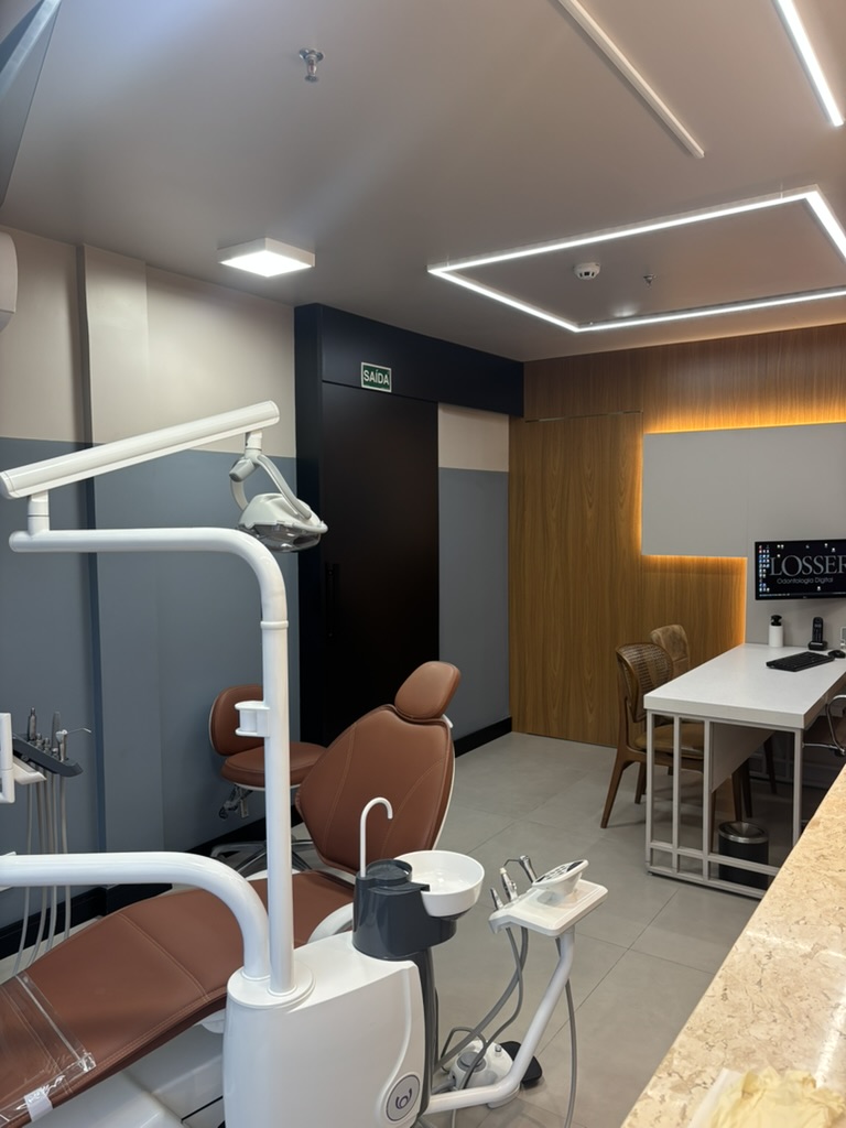 555D5FE9-CA24-4965-8354-DD607676EBD1_1_105_c