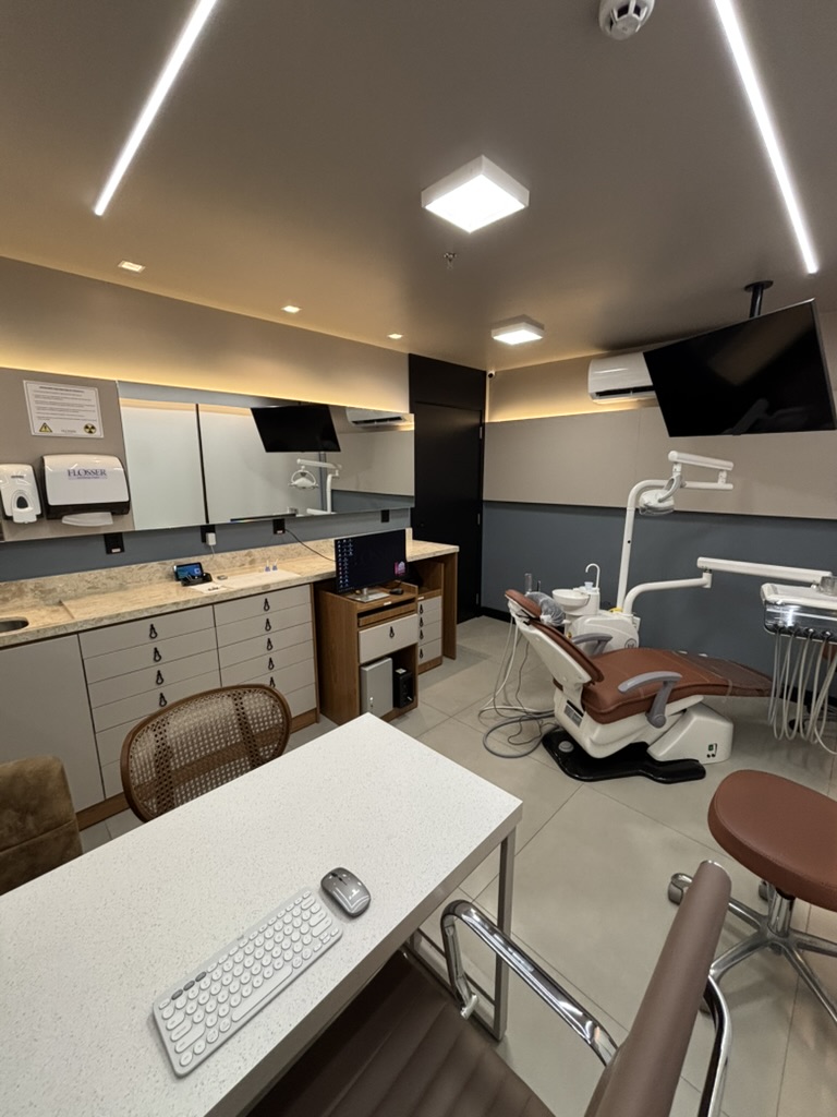 FD4BF705-35D9-4D5E-92FE-C4D1D1498132_1_105_c