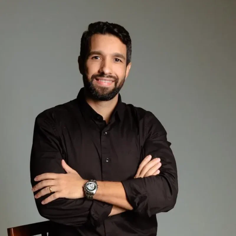 Dr. Gustavo Albuquerque